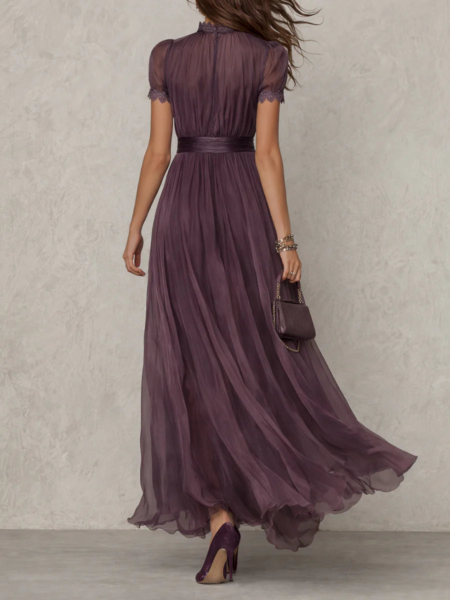 Abito Maxi in Mousseline con Scollatura a Chiave e Bordo in Pizzo Viola