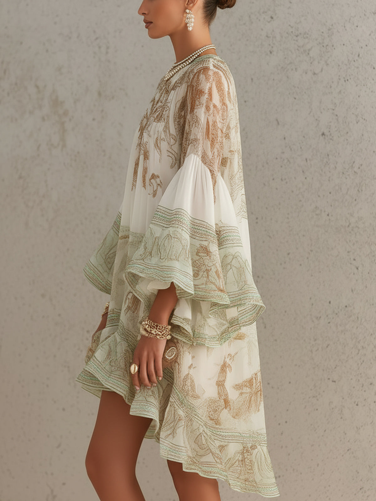 Mini Abito in Chiffon Verde con Stampa a Balze e Maniche a Volant