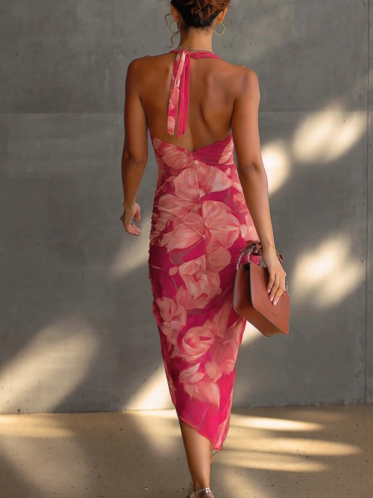 Abito Bodycon Fucsia con Stampa Floreale Senza Maniche Arricciato con Fessura Laterale