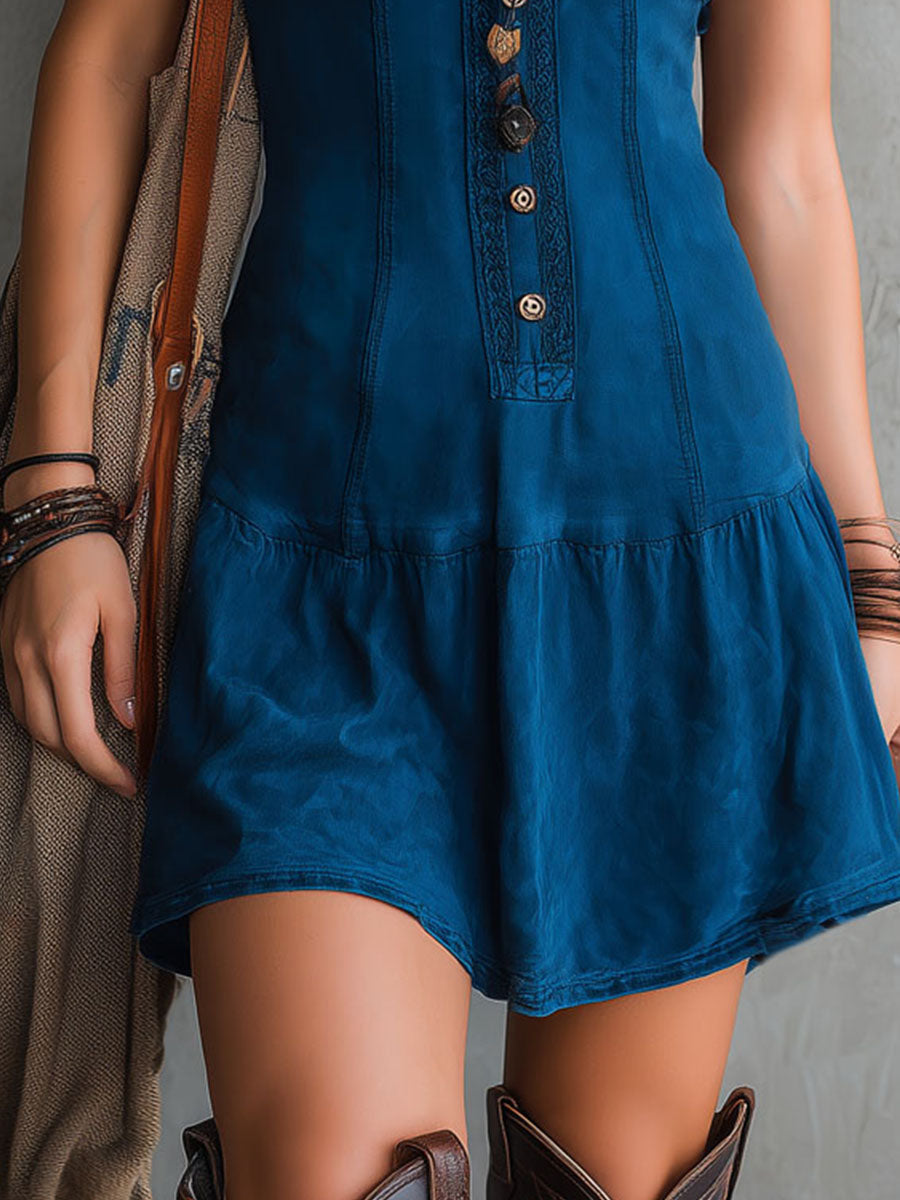 Mini Abito Bohemien Indigo con Collo a V e Bottoni Frontali Senza Maniche