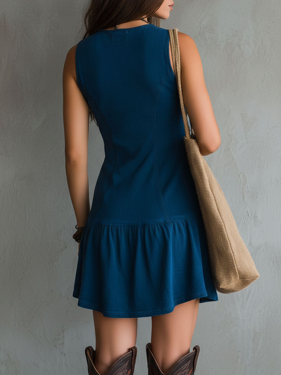 Mini Abito Bohemien Indigo con Collo a V e Bottoni Frontali Senza Maniche